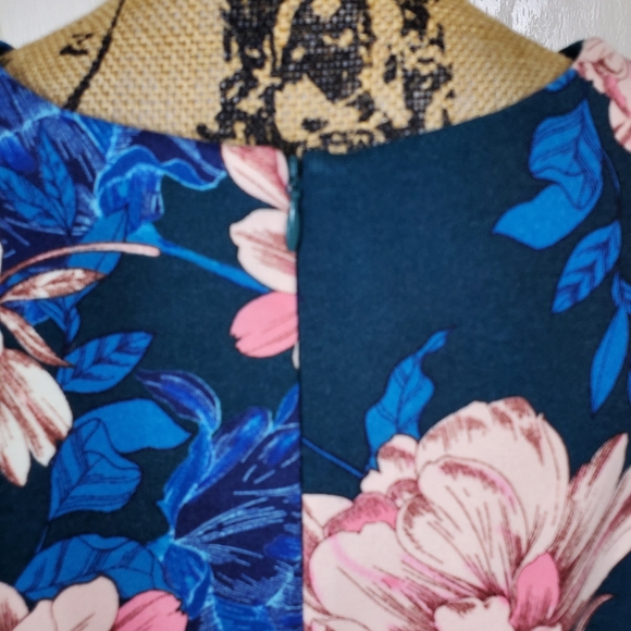 Eliza J Fit & Flare Floral Short Sleeve Dress - Picture 6 of 8